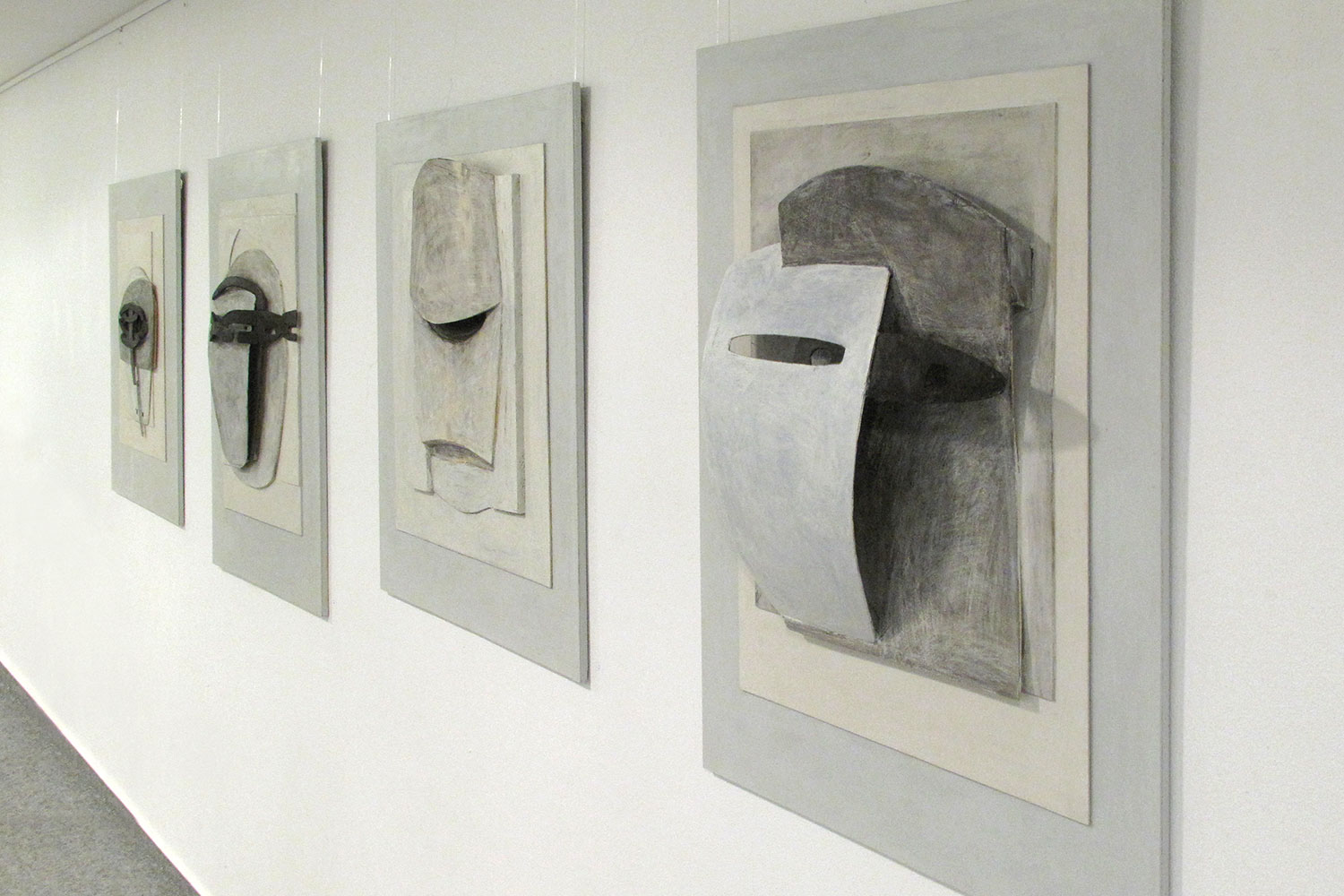 Ausstellung "Kopf und Leib bewegt" . Beate Debus . Galerie Stadthalle Gersfeld 2010
