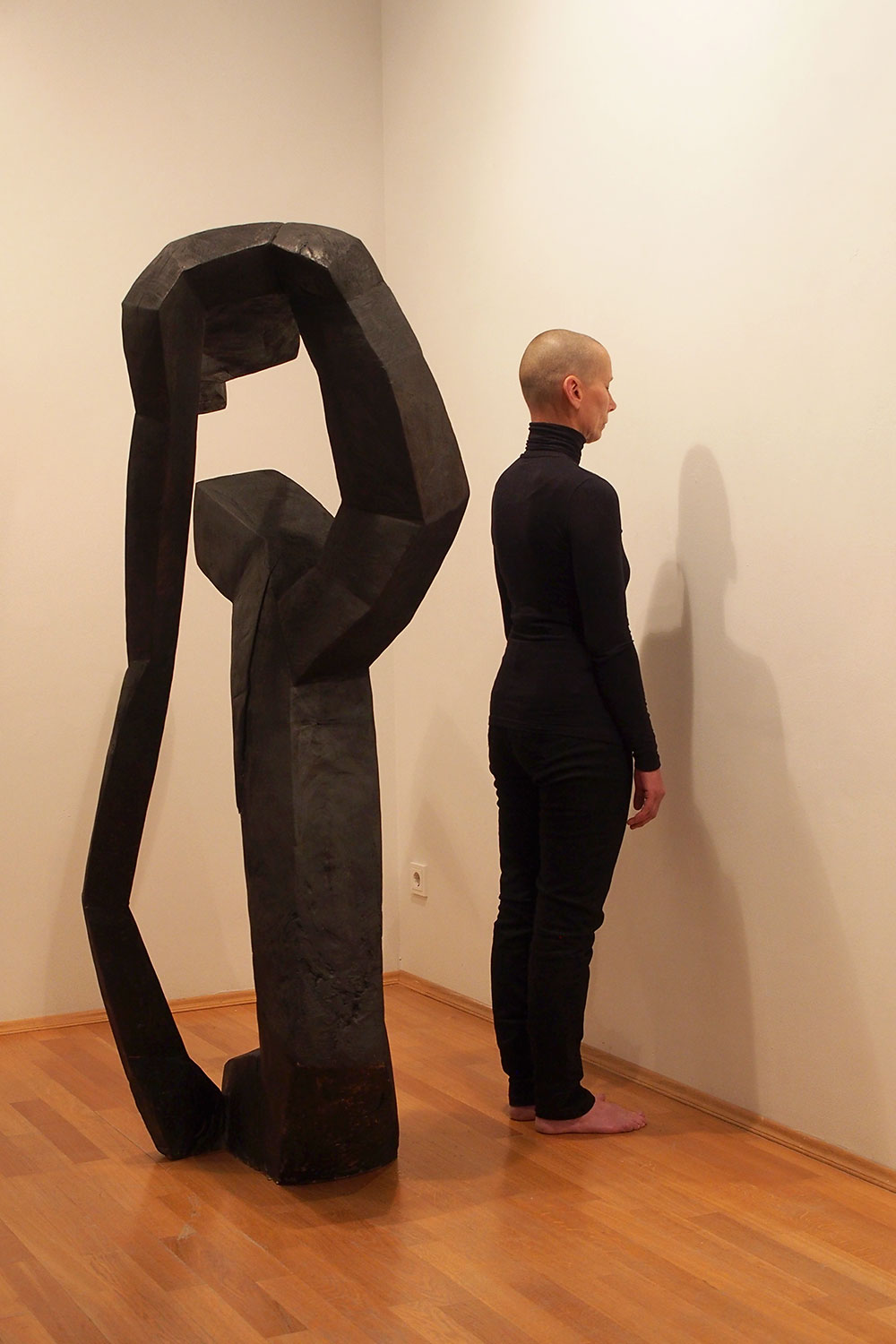 Beate Debus . Tanzperformance Fine Kwiatkowski . Galerie ada Meiningen 2016