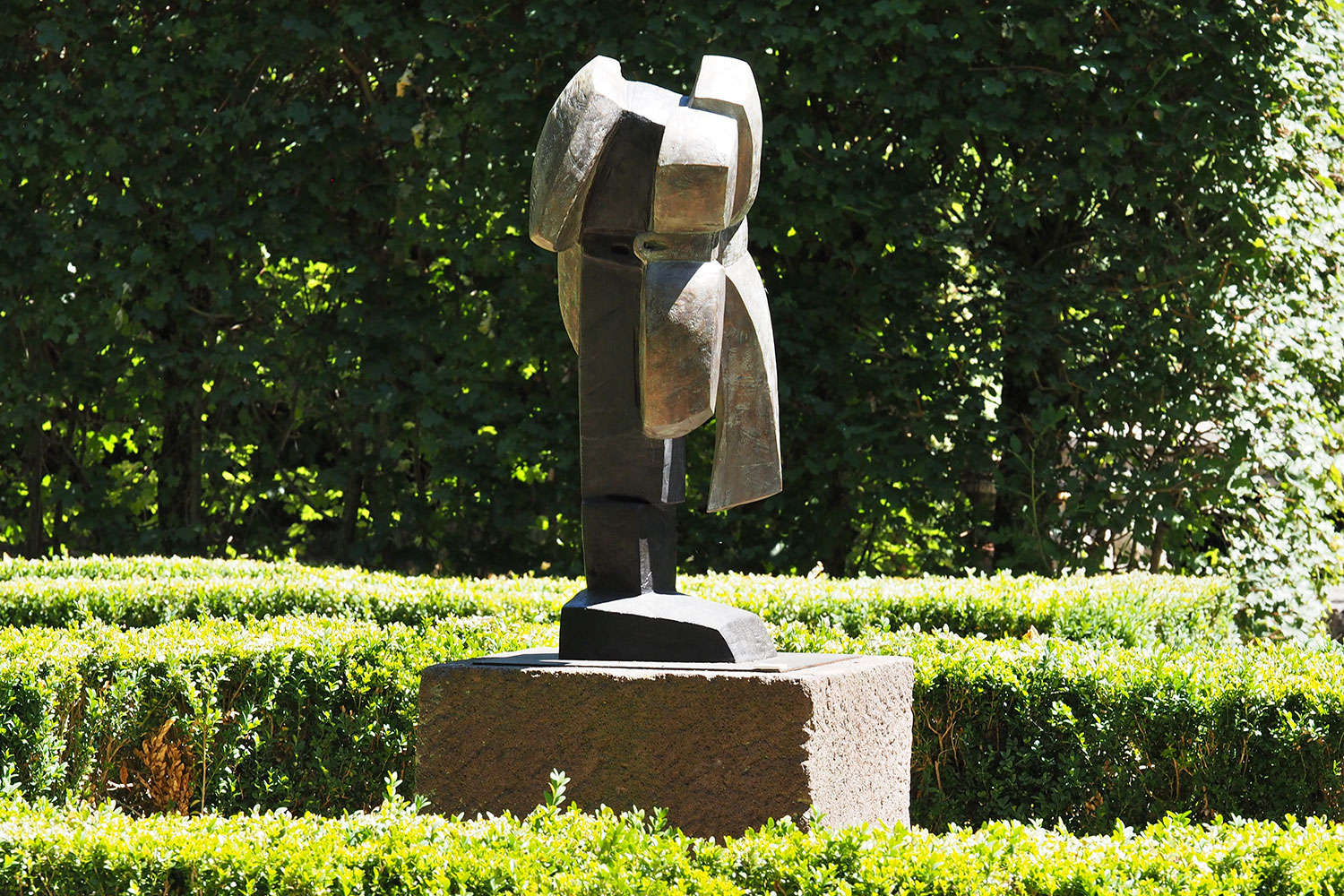 Ausstellung "Neue.Skulptur.Weimar.2018" . Bronzeskulpturen . Beate Debus . Landgut Holzdorf 2018