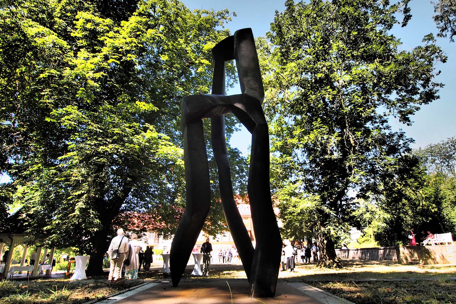 Ausstellung "Neue.Skulptur.Weimar.2018" . Bronzeskulpturen . Beate Debus . Landgut Holzdorf 2018