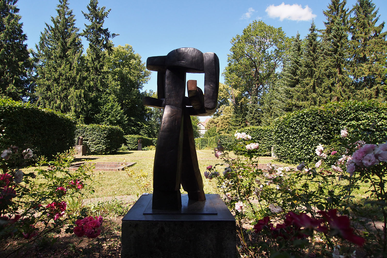 Ausstellung "Neue.Skulptur.Weimar.2018" . Bronzeskulpturen . Beate Debus . Landgut Holzdorf 2018