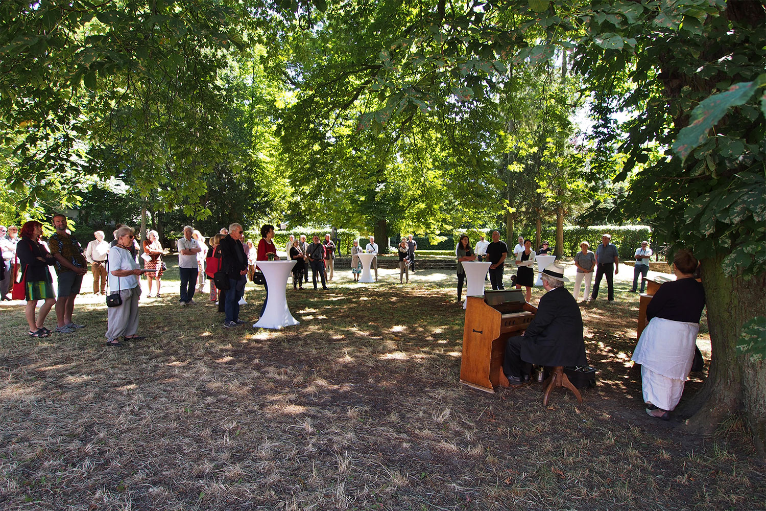 Ausstellung "Neue.Skulptur.Weimar.2018" . Beate Debus und Thomas Röthel . Landgut Holzdorf 2018
