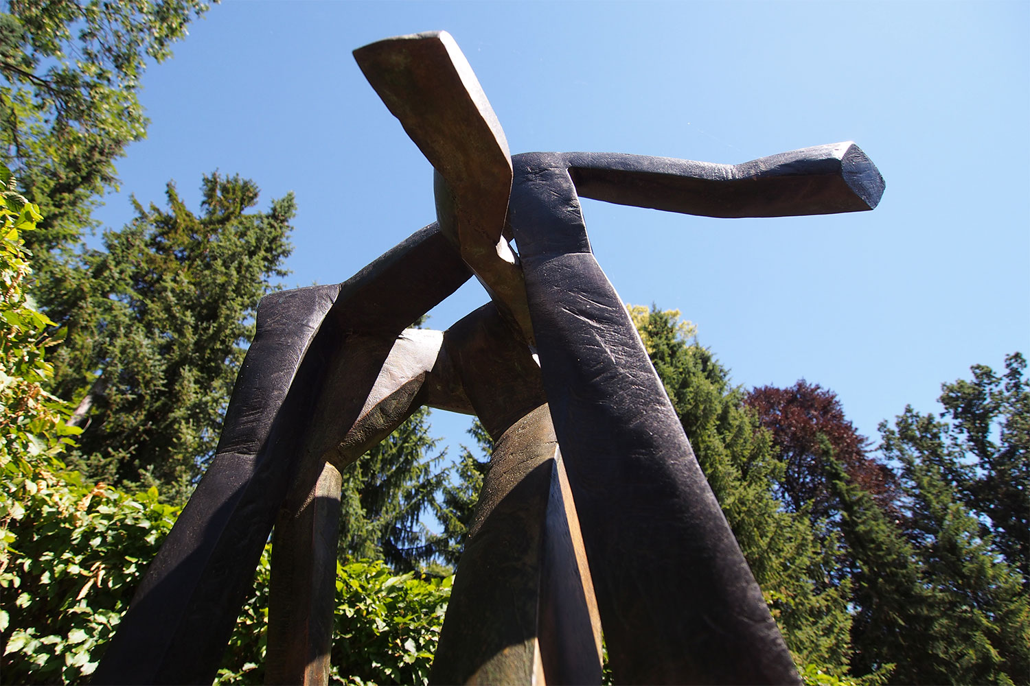 Ausstellung "Neue.Skulptur.Weimar.2018" . Bronzeskulpturen . Beate Debus . Landgut Holzdorf 2018