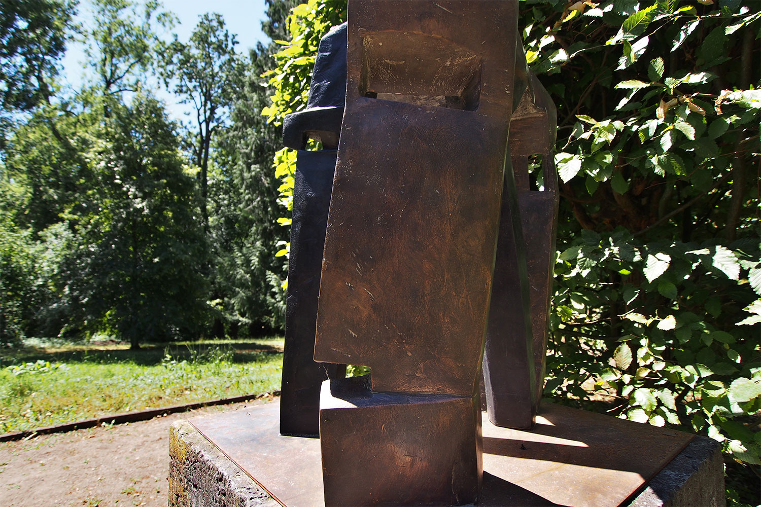 Ausstellung "Neue.Skulptur.Weimar.2018" . Bronzeskulpturen . Beate Debus . Landgut Holzdorf 2018