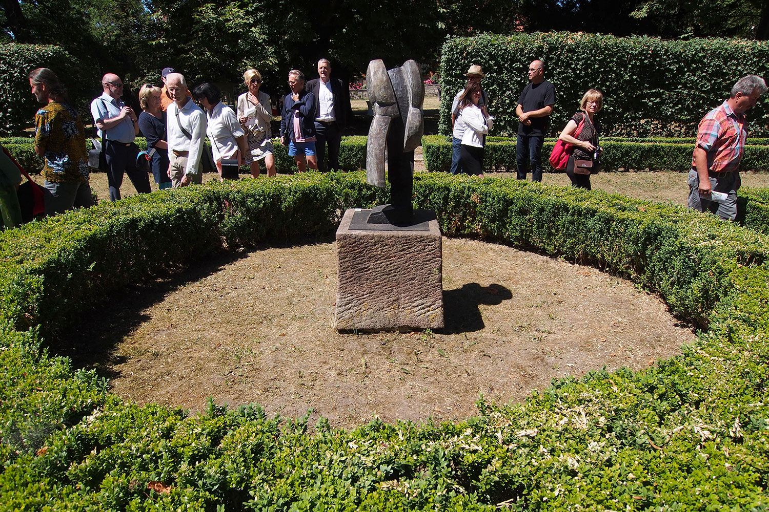 Ausstellung "Neue.Skulptur.Weimar.2018" . Bronzeskulpturen . Beate Debus . Landgut Holzdorf 2018