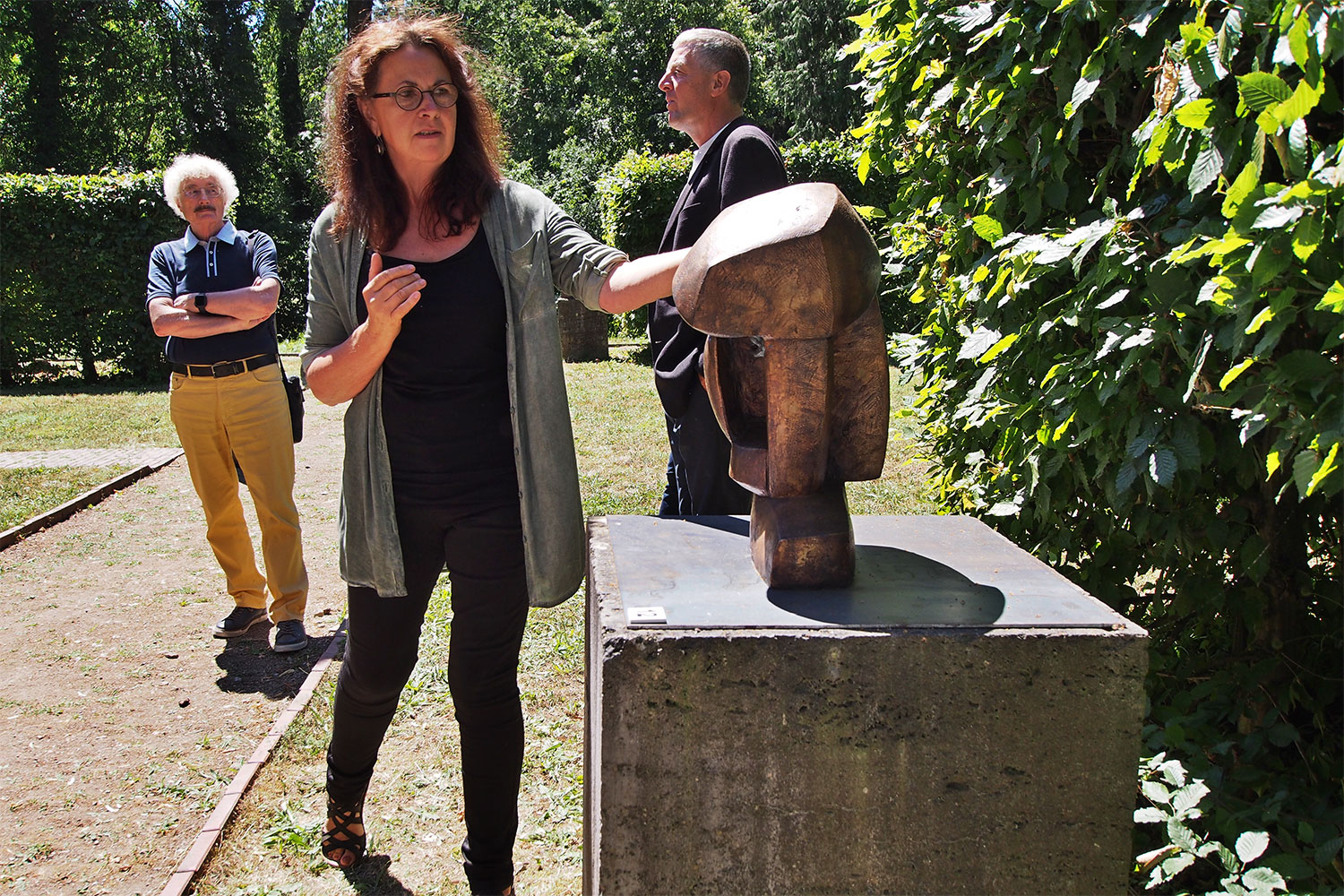 Ausstellung "Neue.Skulptur.Weimar.2018" . Bronzeskulpturen . Beate Debus . Landgut Holzdorf 2018
