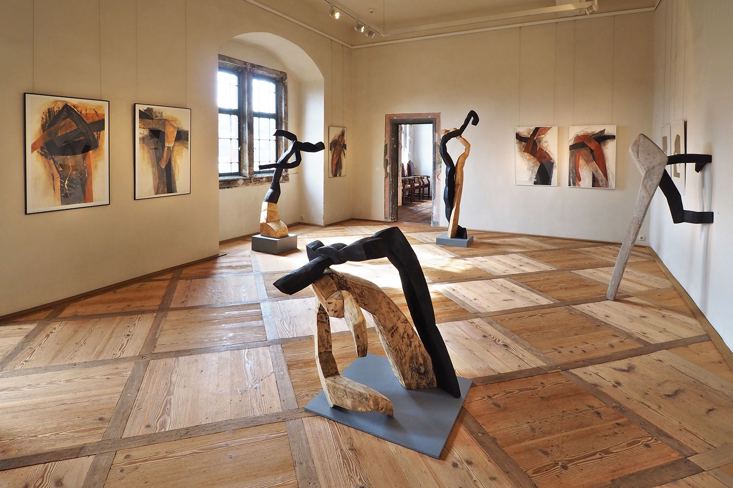 Ausstellung "Da-Seins-Formen" . Skulpturen & Arbeiten auf Papier . Beate Debus . Schloss Wilhelmsburg Schmalkalden . 2019/20