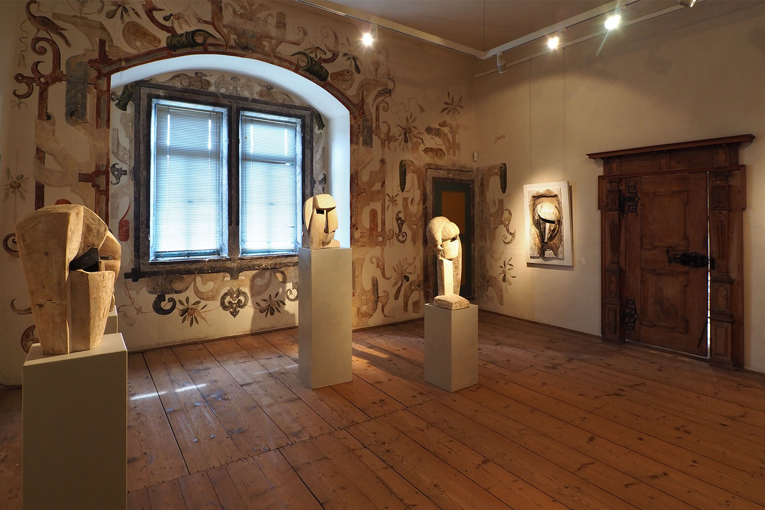 Ausstellung "Da-Seins-Formen" . Skulpturen & Arbeiten auf Papier . Beate Debus . Schloss Wilhelmsburg Schmalkalden . 2019/20