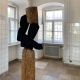 Ausstellung "Nivard 1" . Malerei Skulpturen Installationen . Holzskulptur "Triade 2" Beate Debus . Maria Bildhausen 2020