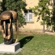 Ausstellung "Nivard 1" . Malerei Skulpturen Installationen . Bronzeskulptur "Körpermaske" Beate Debus . Maria Bildhausen 2020