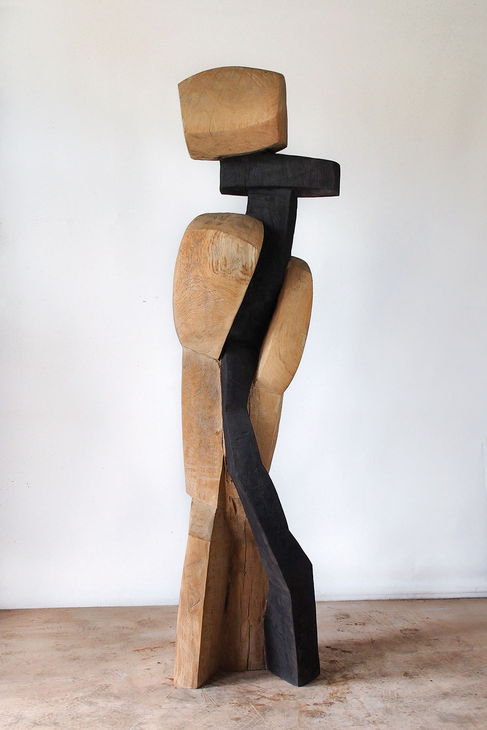Balance . Holzskulptur . Beate Debus