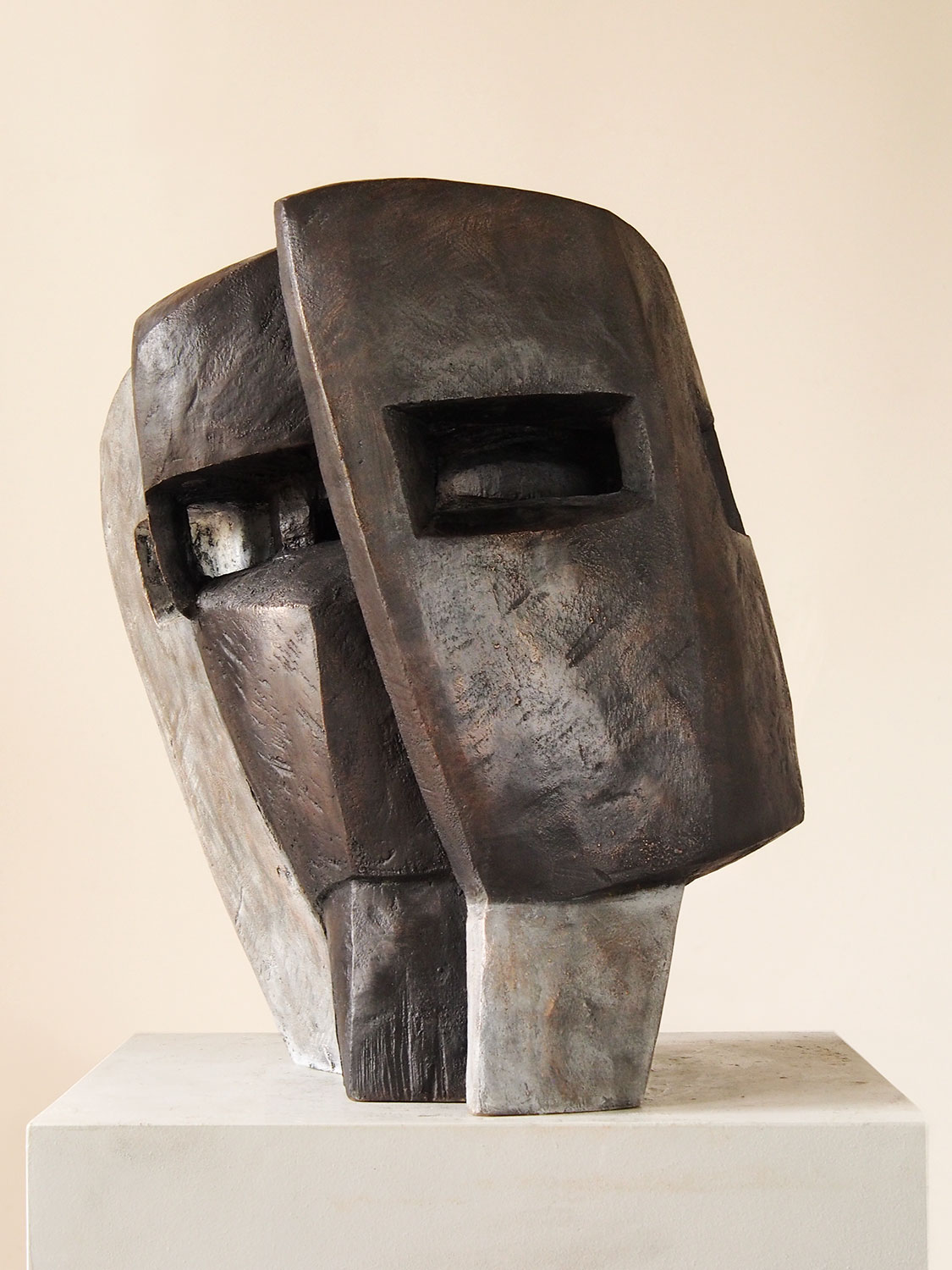 Doppelmaske . Bronzeskulptur . Beate Debus . 2013