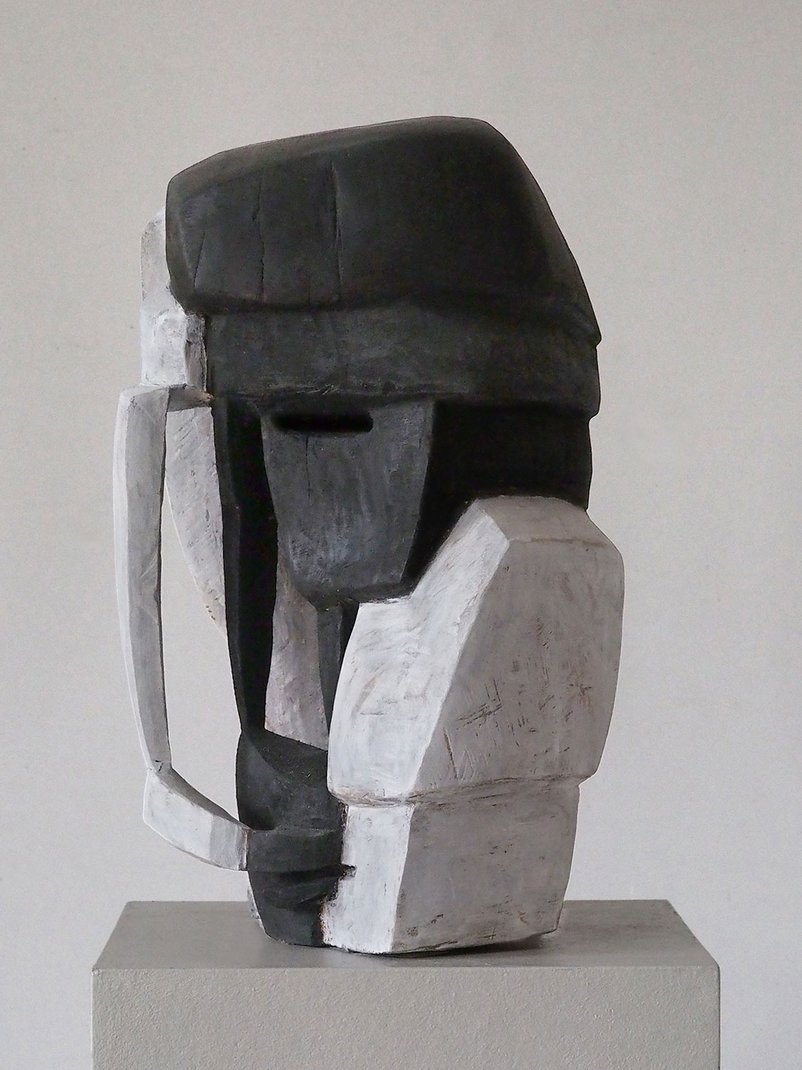 Eingewachsen . Holzskulptur . Beate Debus . 2014