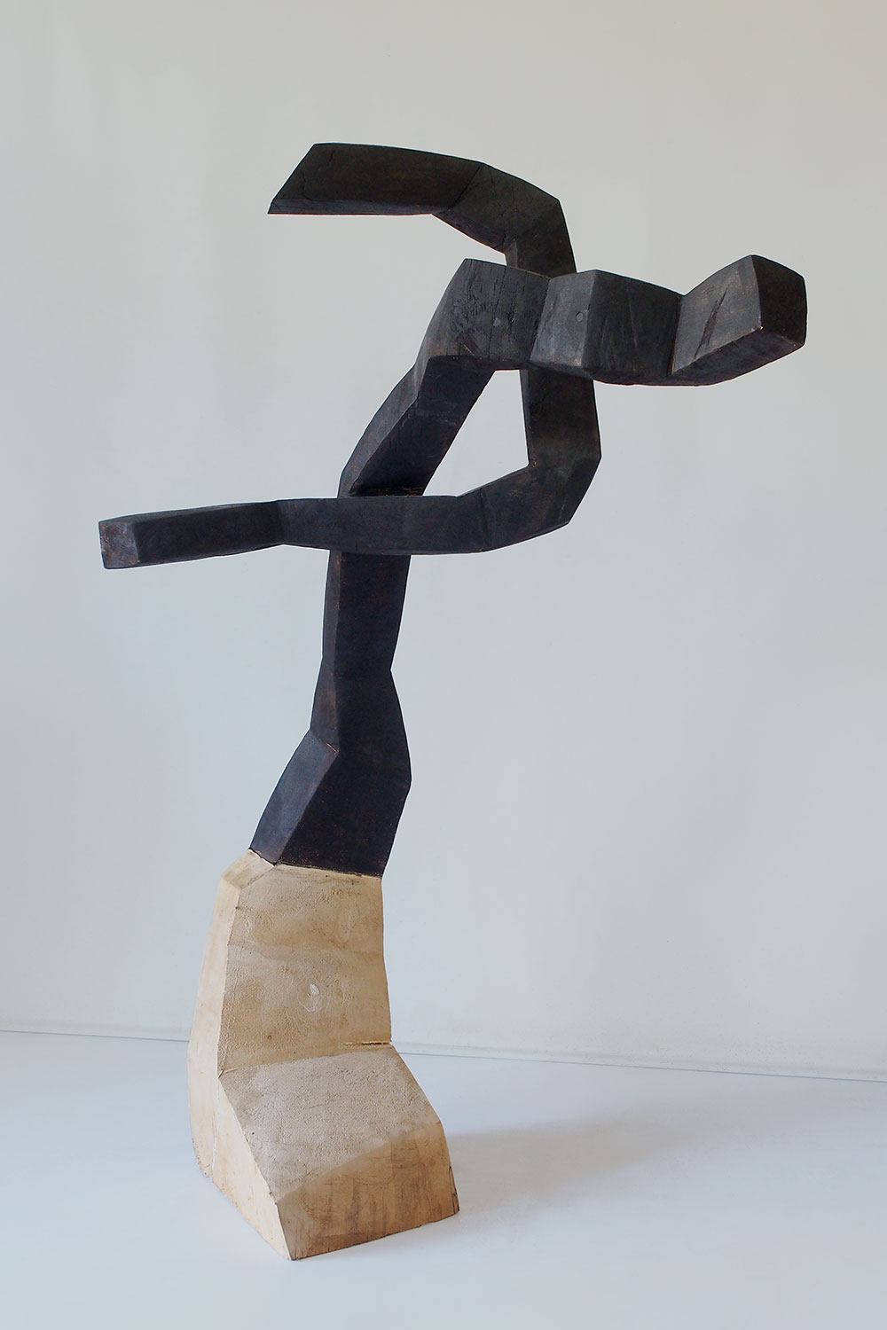 Flüchter . Holzskulptur . Beate Debus . 2015