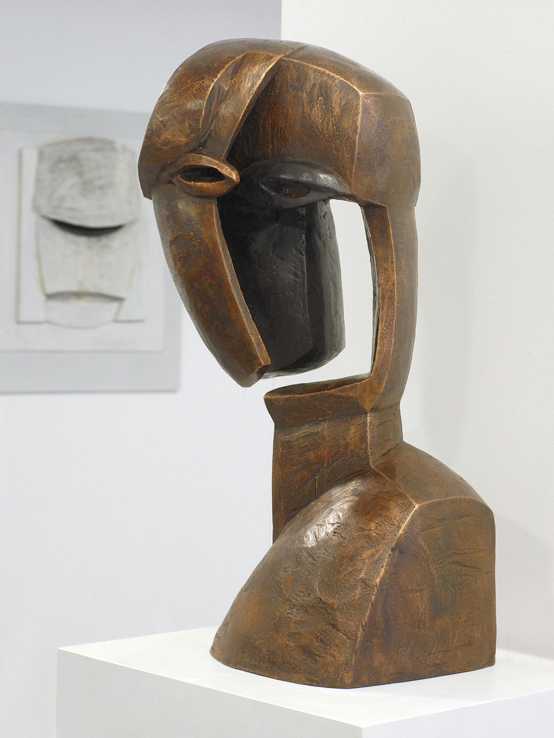 Kopf geöffnet . Bronzeskulptur . Beate Debus . 2010